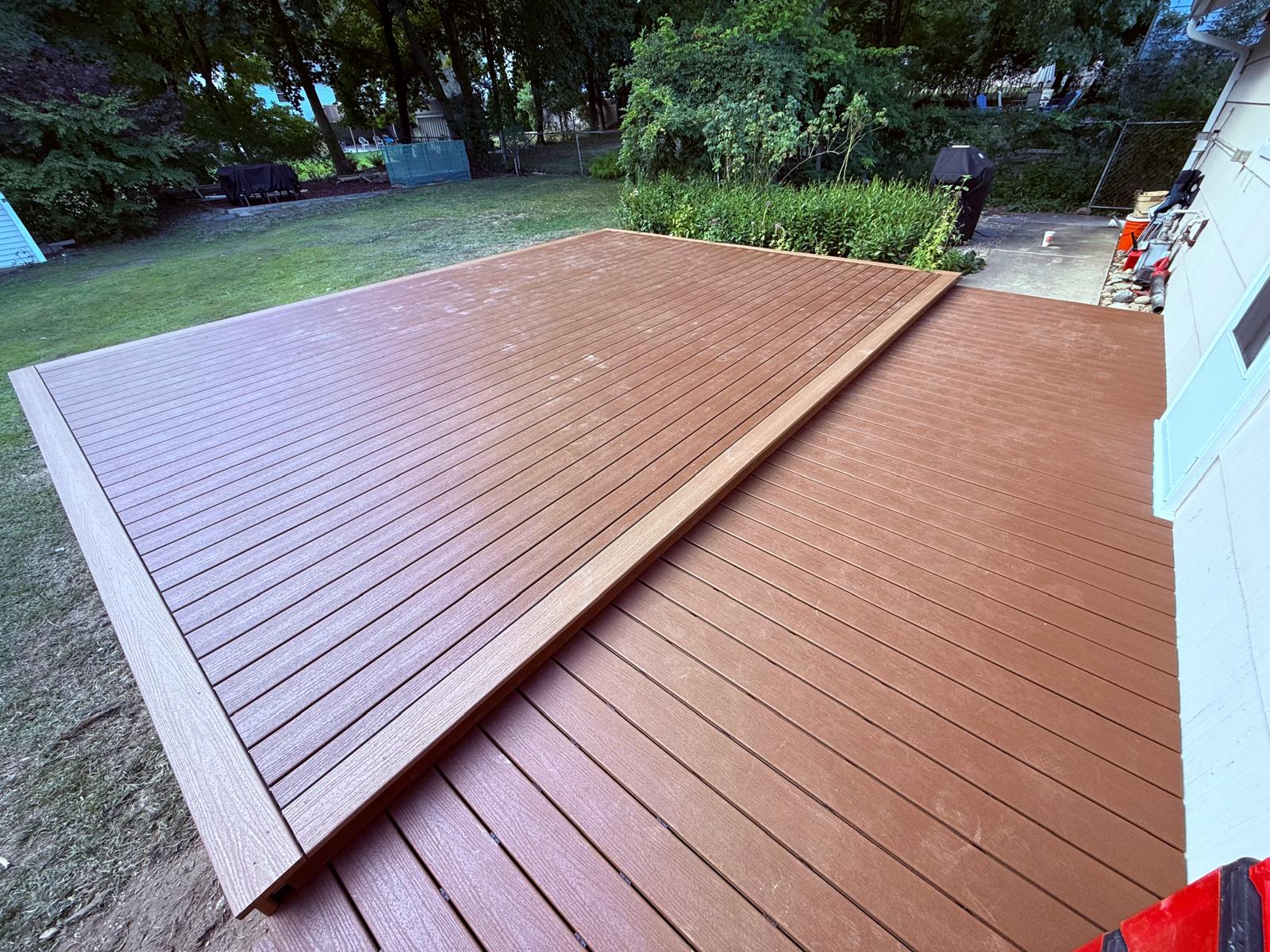 Multi-level entertainment deck